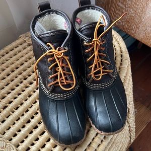 LL Bean 6 inch Sherpa insulated boots